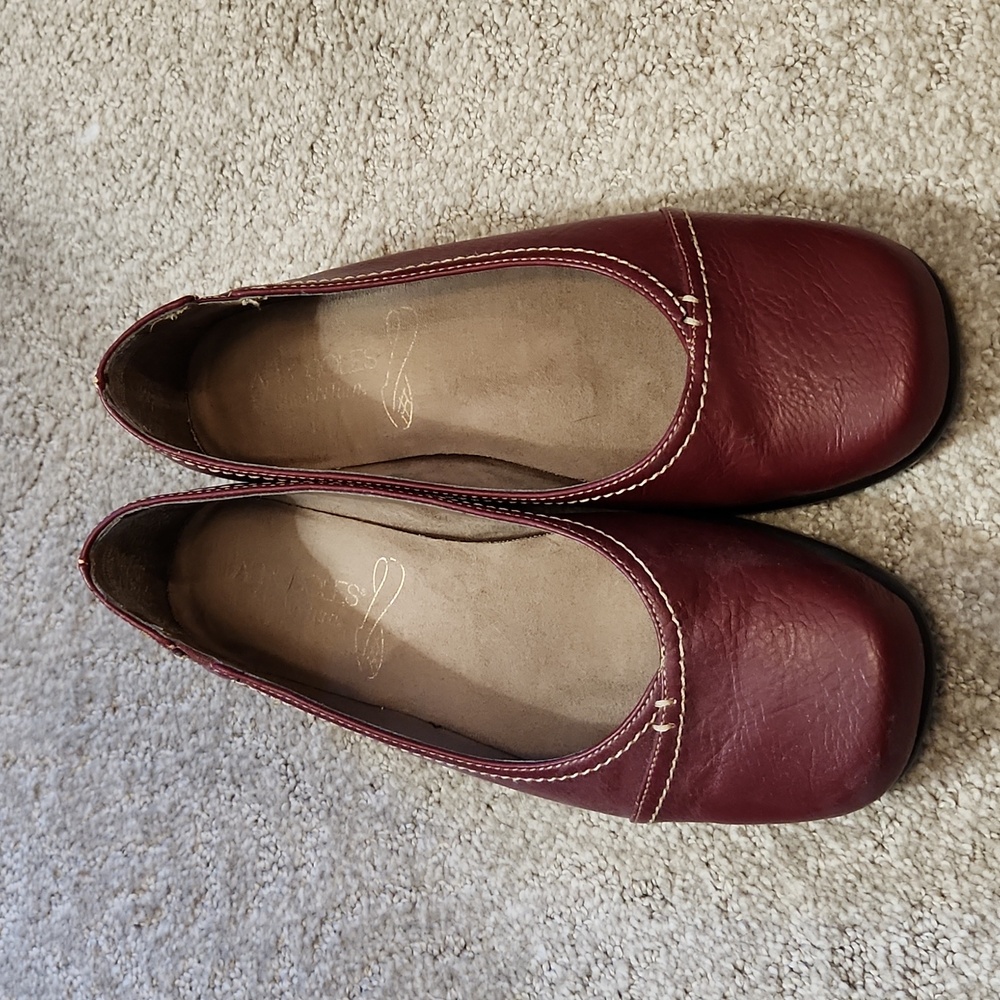 Aerosoles dark red flats, size 8, EUC